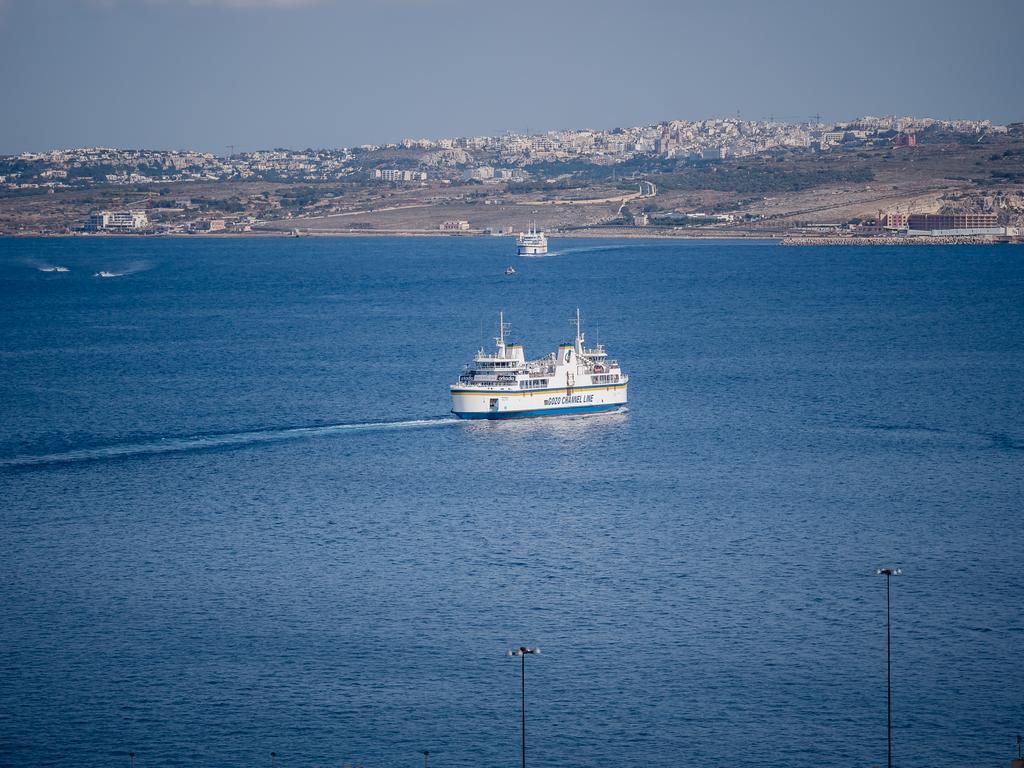 Seaview Luxury Penthouse With Shared Swimming Pool Lejlighed Għajnsielem Eksteriør billede